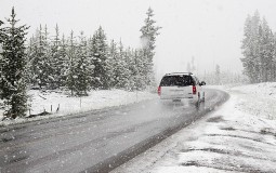 
					AMSS: Sneg i led otežavaju saobraćaj širom Srbije 
					
									