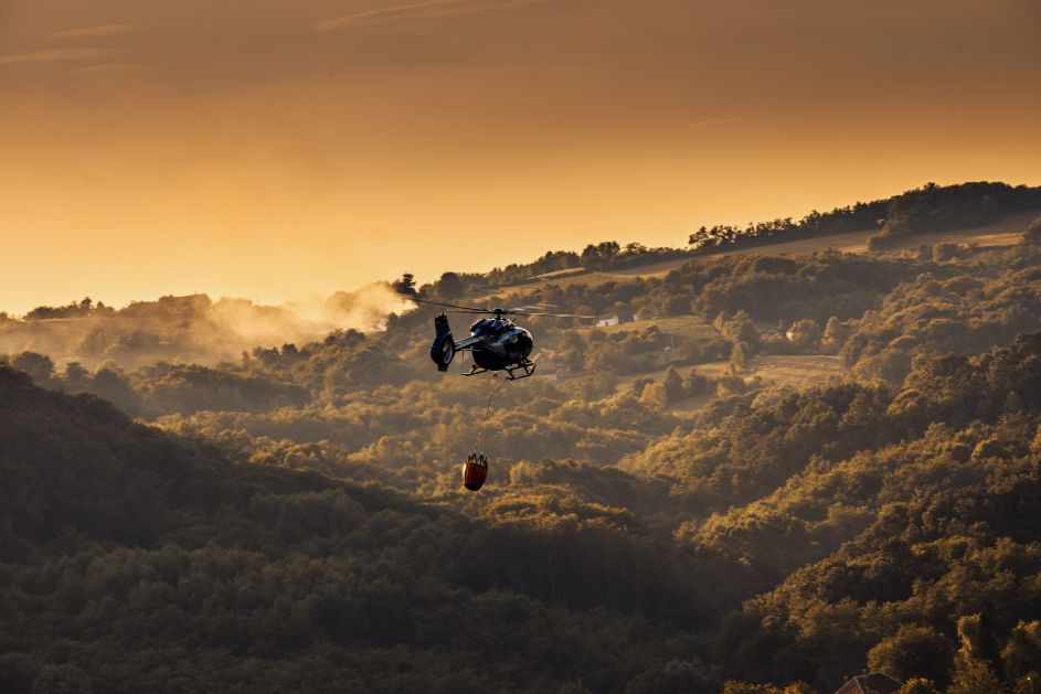 [ANALIZA] Koliko je Helikopterska jedinica MUP-a Srbije spremna za gašenje požara iz vazduha?