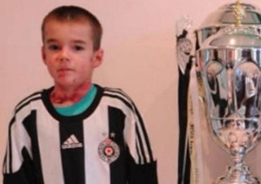 ANĐELE, NEKA TE ANĐELI ČUVAJU: Partizan se oprostio od dečaka leptira (12) preminulog posle teške bolesti (FOTO)