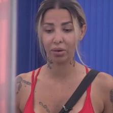 ANELI NAPUSTILA ELITU: Ahmićeva u pratnji čuvara odvedena pred pravosudne organe - evo šta je razlog