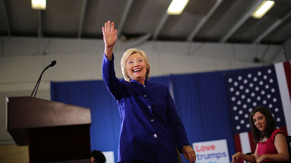 AP: Klinton u vođstvu na ranom glasanju