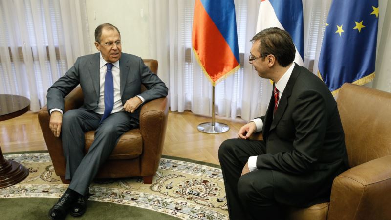 AP: Srbija “klizi” ka Rusiji