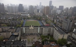 
					AP: Život se vraća u Vuhan, grad u središtu epidemije u Kini 
					
									