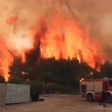 APOKALIPTIČNE SCENE! Zakintos obavijen dimom smtonosnog požara izgleda kao GRAD DUHOVA (FOTO/VIDEO)