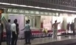 ATAK U TEHERANU: Nožem u metrou napao sveštenike, 15 povređenih (VIDEO)