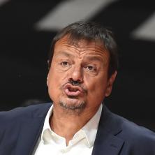 ATAMAN DODATNO PODGREVA: Turčin oštrim saopštenjem opleo po Olimpijakosu
