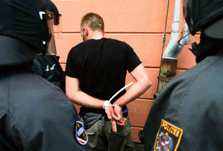 AUSTRIJSKI ČEČENI PLANIRALI MASAKR U POLICIJSKOJ STANICI: Uhapšeni, ali na suđenju promenili drastično priču