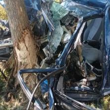 AUTO SMRVLJEN: Teška saobraćajna nesreća na putu Bač-Vajska