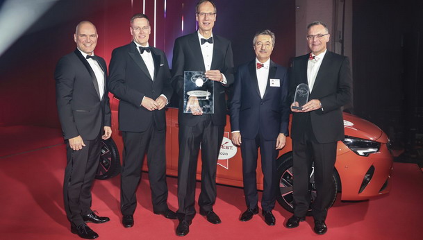 AUTOBEST nagrada dodeljena Novoj Opel Corsi i Opelovom generalnom direktoru Lohschelleru