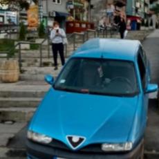 AUTOMOBILOM ULETEO U PEŠAČKU STAZU! U Kruševcu bahati i pijani vozač umalo izazvao saobraćajku (FOTO)
