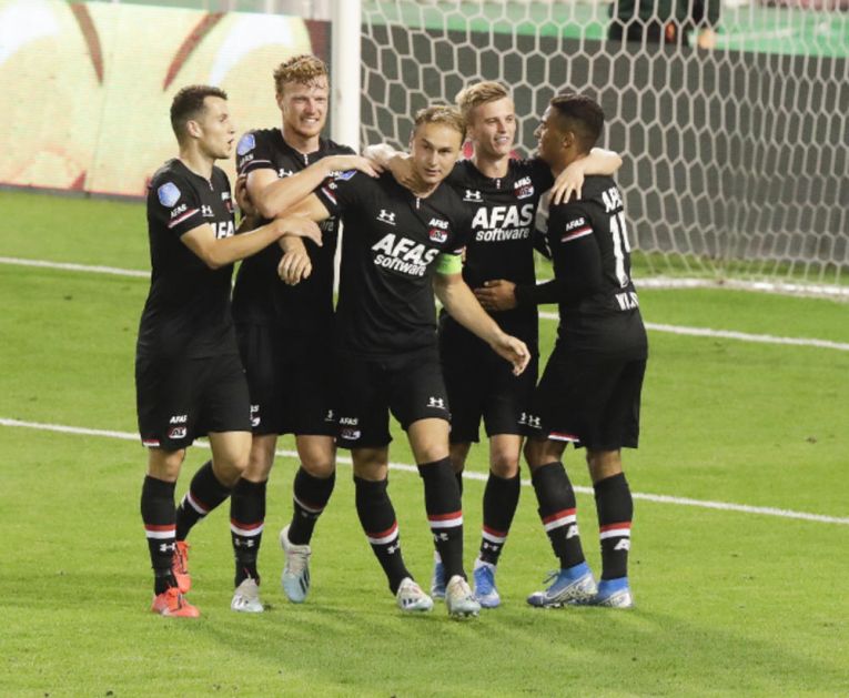 AZ DELJE REDOM: Zgromili PSV na gostovanju, muke u najavi za crno-bele!