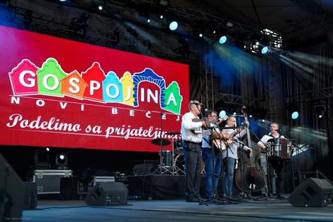 Aca Lukas nastupa u Novom Bečeju na Velikogospojinskim danima