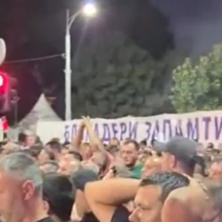 Aco Srbine Ori se centar Beograda, narod je uz predsednika - Blokaderi pokušavaju da izazovu sukob (VIDEO)