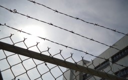 
					Advokat: Srbi i nealbanci u zatvoru kod Podujeva po 22 časa dnevno u izolaciji 
					
									