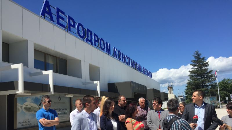 Aerodrom ujedinio opoziciju u Nišu