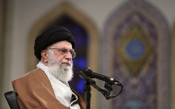 
					Ajatolah Hamenei podržao odluku o povećanju cene goriva u Iranu 
					
									