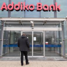 Ako uzmete keš kredit u Addiko banci, čeka vas pametni telefon! 