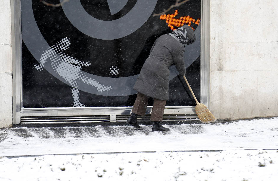  Aktivisti SNS pomažu u čišćenju snega 