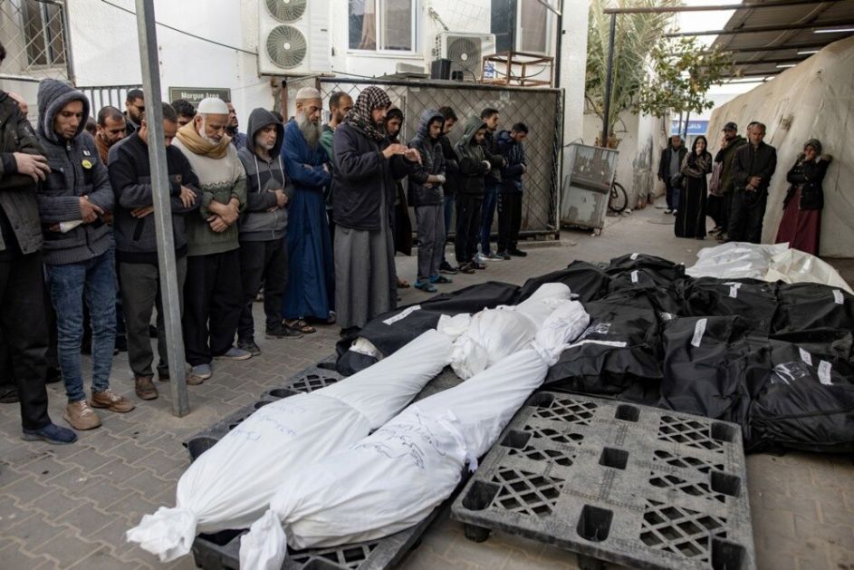 Mediji: 180 tela Palestinaca pronađeno u masovnoj grobnici u Kan Junisu