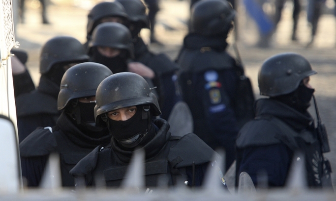 Albanci nasrnuli na Srbe, policija koristi suzavac