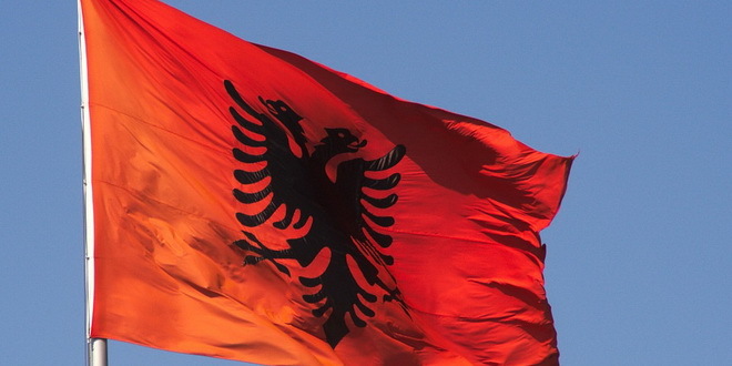 Albanci u Albaniji više zainteresovani za nacionalno ujedinjenje