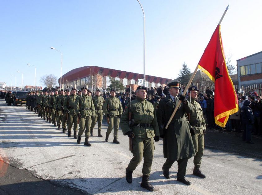 Albanski vojnici na severu Kosova, Kfor: To je ok!  