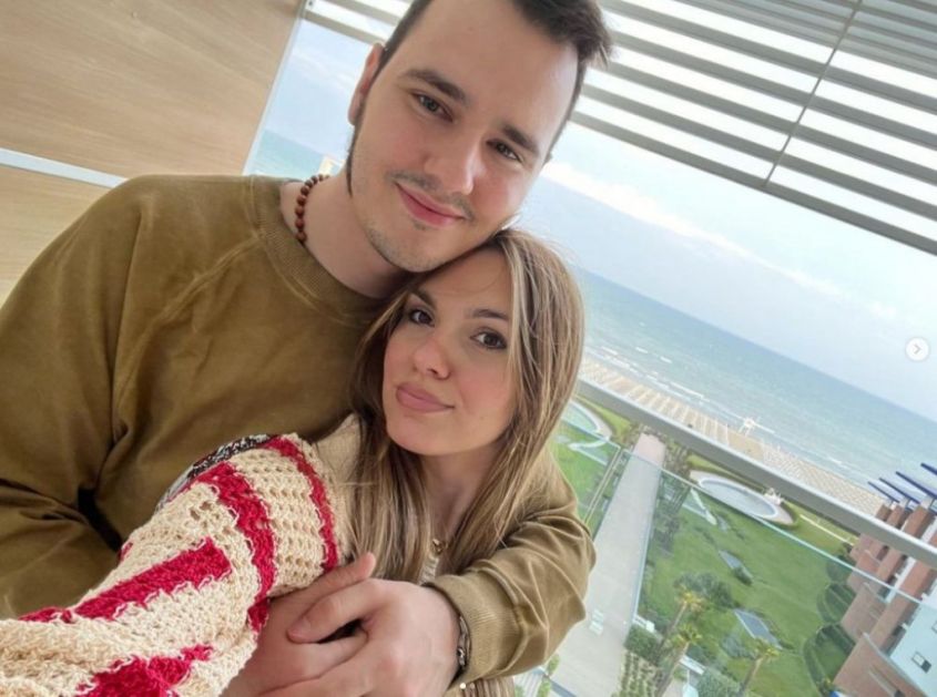 Aleksa Balašević napustio Srbiju! Majka Olivera neutešna moli ga da se vrati: Evo u koju državu se preselio i kako mu izgleda dom (FOTO)