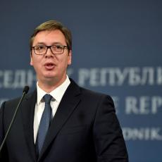 Aleksandar Vučić se večeras u sedištu stranke obraća javnosti 