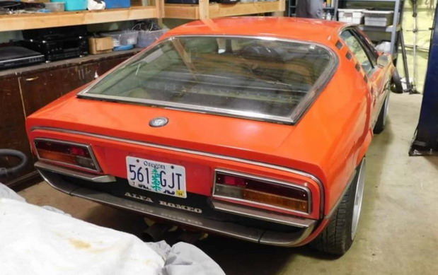 Alfa Romeo Montreal nakon dugog stajanja u garaži traži novog vlasnika