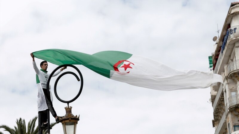 Alžir zatvara zračni prostor za Maroko