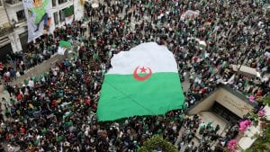Alžirci ponovo na ulicama, traže odlazak režima