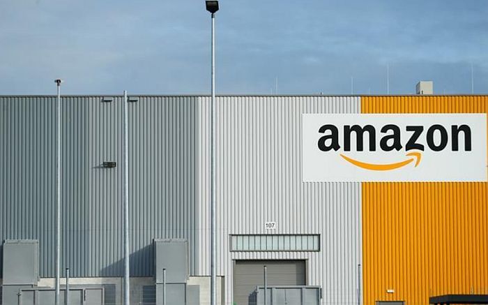 Amazon nakon kritika uklonio sve proizvode sa nacističkim obeležjima