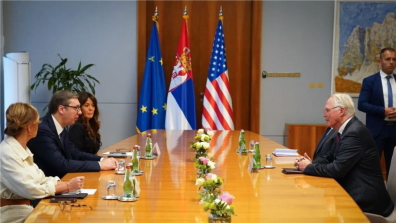 Ambasador Hil sa predsednikom Vučićem o detaljima saradnje SAD i Srbije