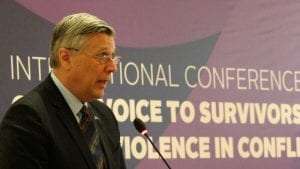 Ambasador SAD: Nije tačno da ne dozvoljavamo održavanje izbora na Kosovu
