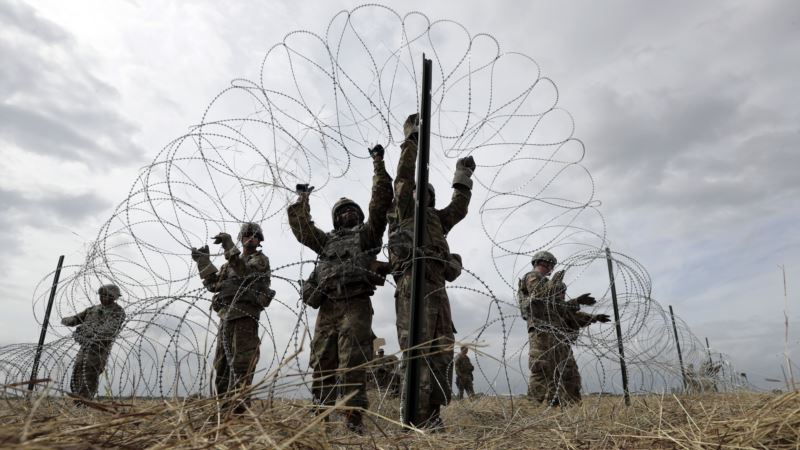 Američka vojska postavila bodljikavu žicu na granici sa Meksikom