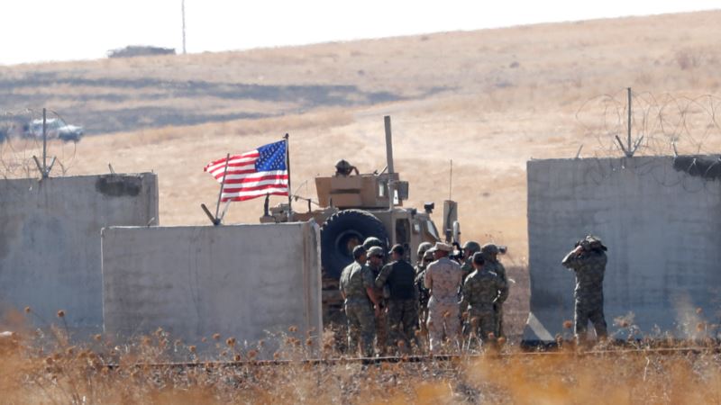 Američka vojska prelazi u Irak, neki ipak ostaju u Siriji da brane naftna polja