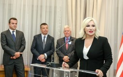 
					Američki Behtel i Srbija potpisali memorandum o drumskom Moravskom koridoru 
					
									