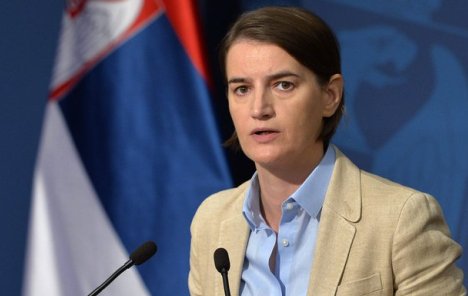 Ana Brnabić izviždana na obeležavanju Dana državnosti 