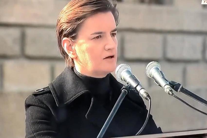 Ana Brnabić izviždana na obilježavanju Dana državnosti uz povike: “Izdaja” i “Fašisti”
