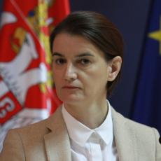 Ana Brnabić očitala lekciju Vesni Pešić: Znam da je teško snaći se u uređenom društvu (FOTO)