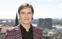 
					Ana Brnabić povodom 8. marta: Osnaživanje uloge žena prioritet Vlade Srbije 
					
									