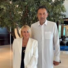 Ana Divac legla u bolničku postelju pored supruga, pa otišla u crkvu - Vlade se i dalje oporavlja od operacije, podrška stiže sa svih strana