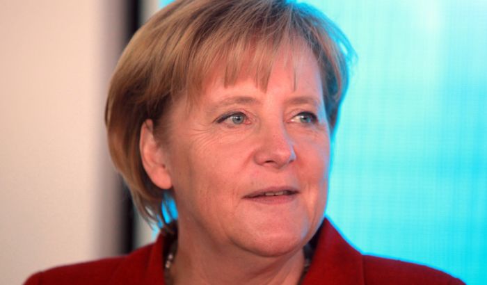 Angela Merkel ostaje na čelu CDU, 11 minuta aplauza
