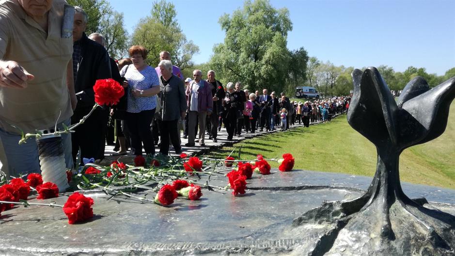 Antifascist and ethnic Serb groups honour Jasenovac victims