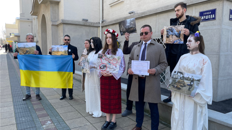 Antiratni aktivisti u Beogradu podsetili na ruske zločine u Buči