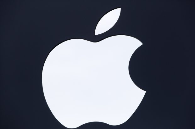 “Apple” развија слушалице са камерама и напредним “AI” функцијама.