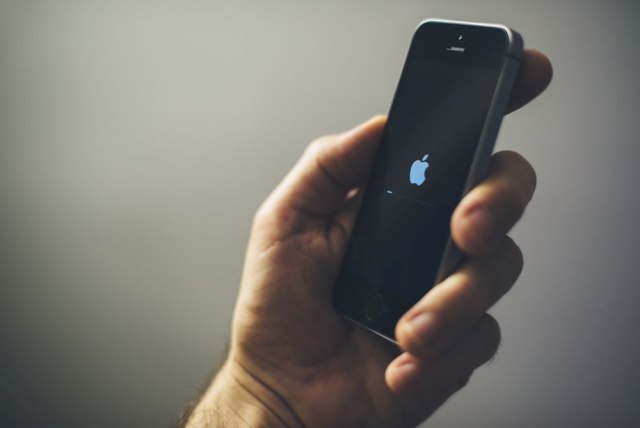 Apple planira da predstavi iPhone SE 2: Cena do 500 dolara