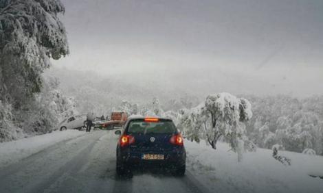 Aprilski sneg otežava svakodnevicu: Zameteno Kneževo i sela oko Banjaluke, zimska idila na Kozari
