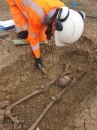 Arheolozi pronašli 40 drevnih kostura s lobanjama između nogu FOTO
