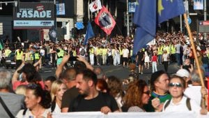 Arhiv javnih skupova: Koliko ljudi je 1. juna blokiralo Brankov most?